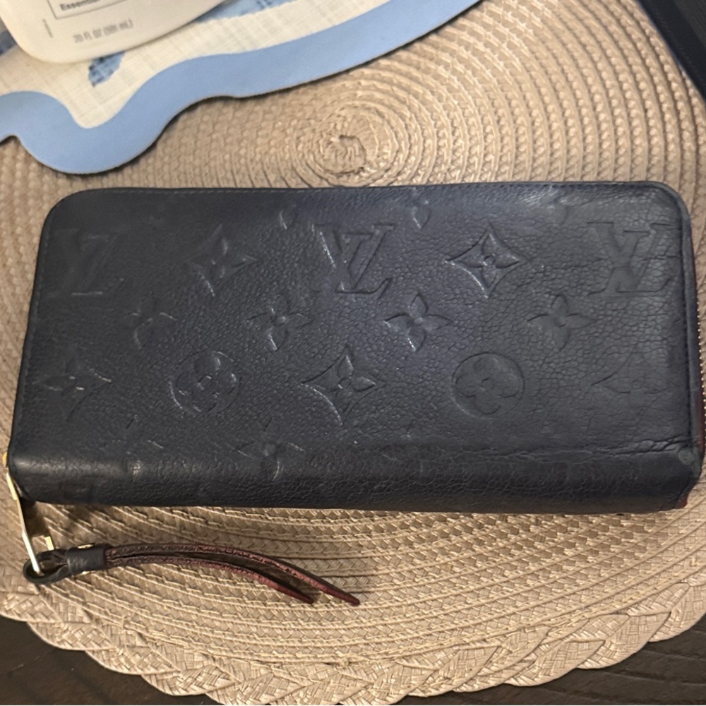 Louis Vuitton Zippy Long
Wallet Monogram Dark Blue
Empreinte Leather. Authentic.
